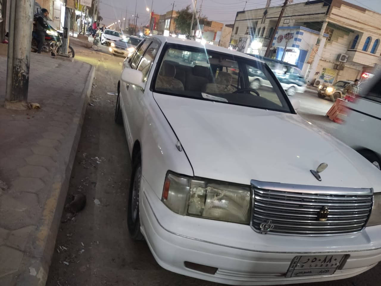 السلام عليكم 
اللهم صلّ على محمد وآل محمد سيارة راس الثور يسره ابلاد حداديه جديده طخم تاير قبل اربع ايام شديتهن السيارة بأسمي شرط مداور مكان الناصريه مركز 
السعر 80 وبيه مجال للاستفسار اتصل على الرقم ***********
