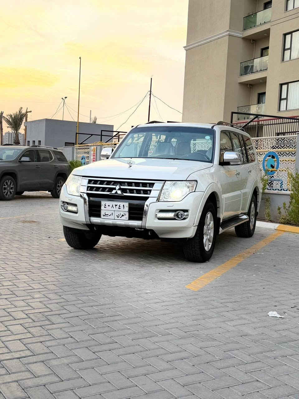 تحية طيبة 💙
 
باجيرو 2016 (حبتور ) فوللللل للاخير
السيارة مكفولة كفالة عامة لابارد ولا شخوط ولاصبغ 
مري شفط
كشنات كهرباء 
كشنات جلد 
دمامات 
اشاير بالمري
تحكمات استيرن
شاشه كامره
فتحه سقف 
حساسات
وباقي مواصفات الحبتور معروفه 

رقم شمالي بسمنة السيارة تحويل مباشر 
مكانها بغداد شارع المطار 
عارضها ب 178 قفل قفل 
***********-***********
مؤمل الاصيل بغداد, العراق
