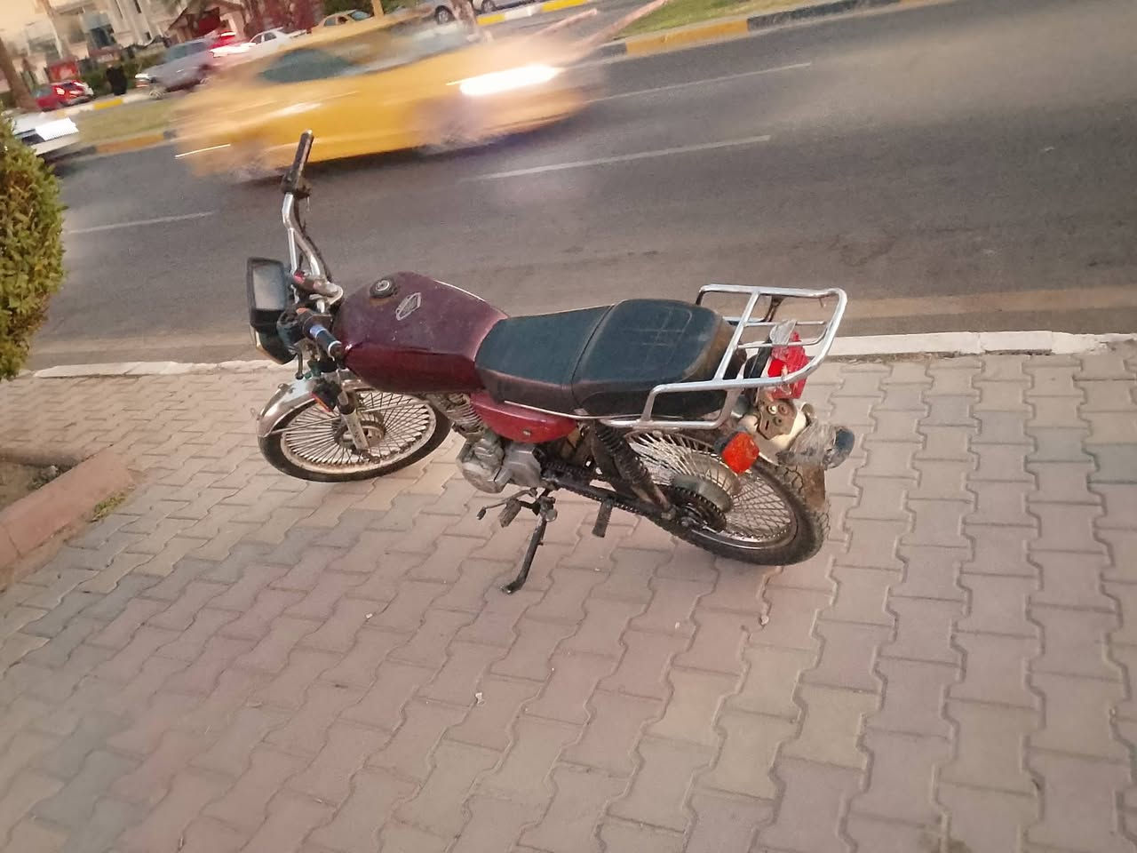 سلام عليكم سيفان 5 كير مكينة زينة فول شرط شلعاة فول و معدل فول كابريتر جديد زنجبيل ورولات جديد كهربائيات شغالة نقص جوزة سويج فقط سعر 300/ وبيها مجال مكان بغداد شارع فلسطين ***********//
