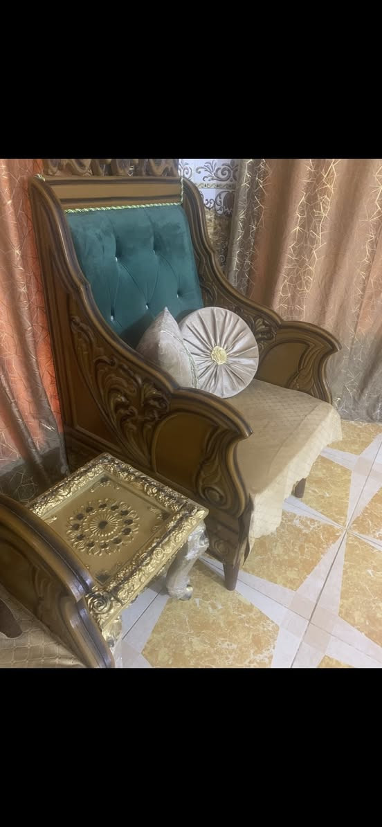 السلام عليكم تخم نظيف جدا 10 مقاعد وياه طبلات عدد ٣ و ساعه ملكيه للبيع مكاني بعقوبة التحرير  مقابل مركز شرطة التحرير للاستفسار اكثر الاتصال بالرقم ***********
