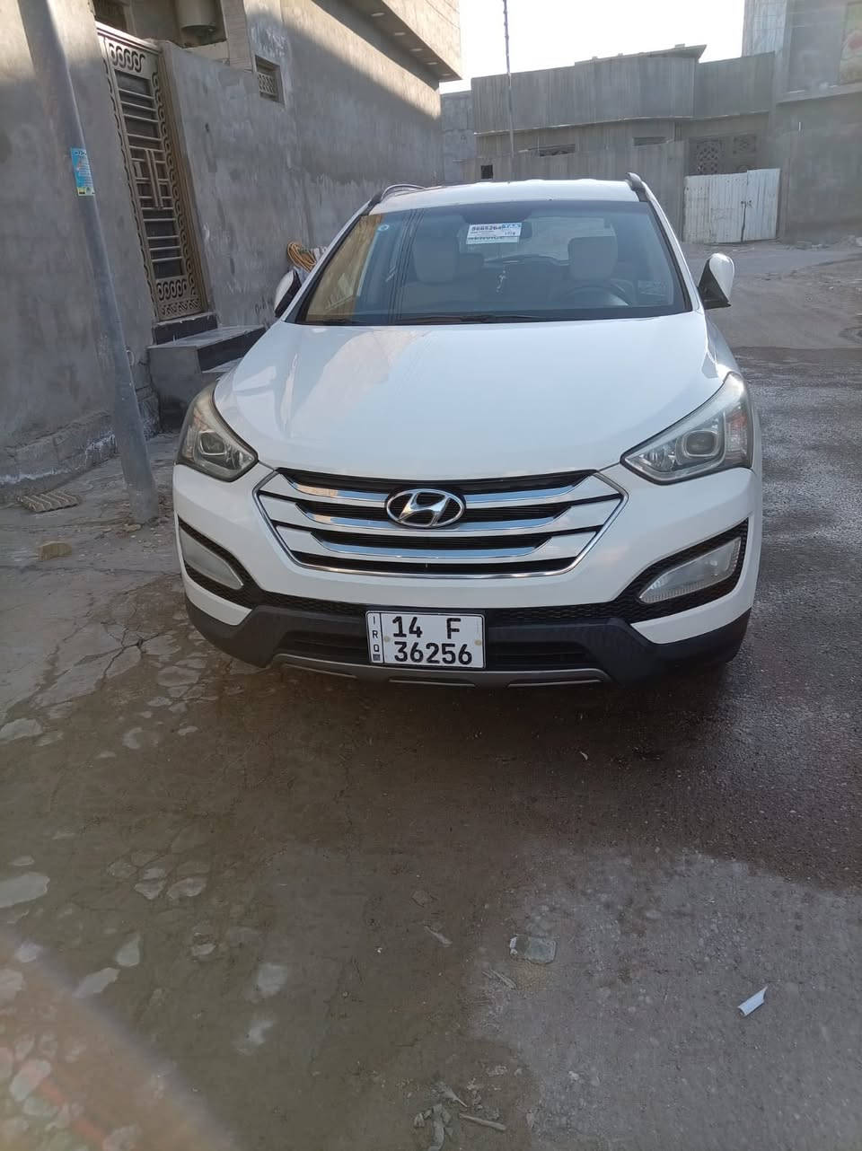 السلام عليكم
 سنتافي 2014 رقم بصره اربعه سلندر خليجي كفاله السياره عدا بارد بالجاملغ الامامي كد شبر السياره باسمنا تحويل مباشر 
سعرها 175 وبيها مجال 
للاستفسار ‭0771 315 1034‬
