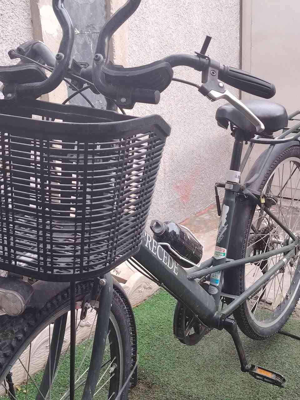 السلام عليكم
بايسكل الماني مال باله🌻
لون مميز زيتوني🧵
مكينه 6 نمر💫
تجوه + سيبايه + سله🖤
حساسات بريك + بايدر😃
تايرات المانيه باله👌
بايكل فوول مواصفات 👍🏿
سعره (130 الف) بي مجال للطيبين ❤️. 
للرقم والاستفسار *********** فقط واتساب تحياتي للجميع ❤️🌹
