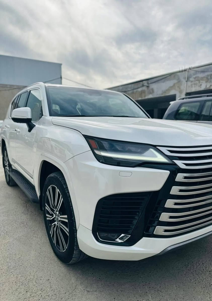 لكزز موديل 2023 فول واحد على واحد ماشي 43الف فقط معرفة تفاصيل اكثر ***********
