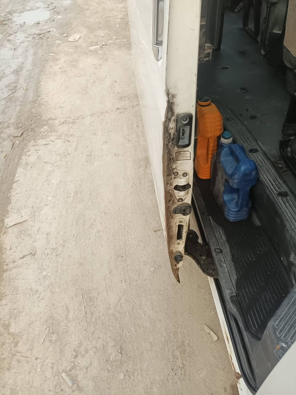 سلام عليكم فتون عاليه موديل 17 مكينه الجبيره بيه بس الطكه هاي بلباب السلايت فقط ولباقي مكفول سياره بسمي تحويل ثاني يوم  *********** السعر 100
