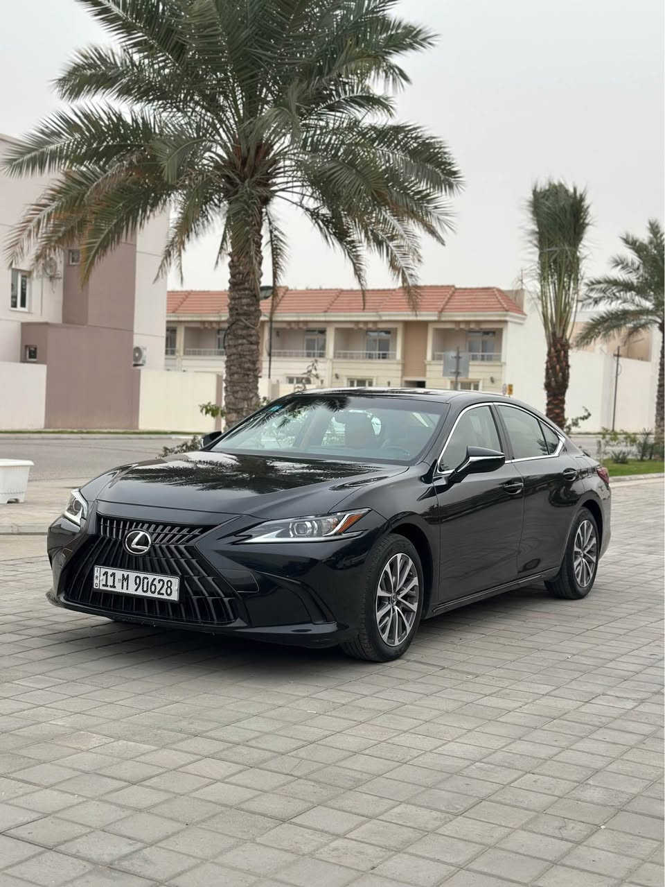 لكزز ES 300 هايبرد 
الموديل 2023 خليجي بريم 
مغلفه ppf كلها و كفاله عامه 
محرك 2.5 اربعه سلندر
ماشيه  30 الف كم 
السيارة التفويله تمشيك 900 km كم
المواصفات:
بصمة تشغيل 
تشغيل عن بعد 
فتحة سقف 
دخول ذكي ( 5 بصمات )
ماوس تحكم 
كشنات جلد 
كشنات كهرباء 
كشنات ميموري  
اوتو هولد 
هندبريك بصمه 
كامره 
اشاير بالمري   
التحكم التقائي بالتكييف ثنائي 
نظام تثبيت السرعه
هواي مواصفات 
مكانها كربلاء 
سعرها 36 وبيها مجال بسيط
*********** كربلاء, العراق
