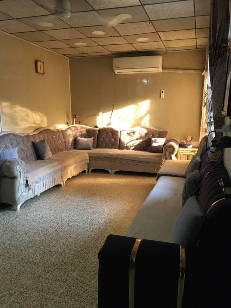 حصرياً لدى مكتب النعيمي للعقارات  

🏡للبيع – دار سكني في حي الميثاق 🏡

📍الموقع:حي الميثاق – قريب جداً من السوق والشارع العام، خلف نور ماركت.

✨ مواصفات العقار:
🔹 المساحة: 100 م²
🔹 الأبعاد: 10 × 10 م
 💥 ركن على شارعين.
🔹 سند رسمي.
🔹 غرفتا نوم.
🔹 هول.
🔹 استقبال.
🔹 مطبخ.
🔹 صحيات.
🔹 الدار صالح للسكن وفي موقع مميز قريب من جميع الخدمات.

📞 للاستفسار والمعاينة:

☎️ ***********
☎️ ***********

📍عنوان المكتب: 
الموصل – حي الكندي – شارع الحولي – قرب مصنع الكندي.

✨ العرض حصرياً لدى مكتب النعيمي للعقارات
ثقتكم أساس نجاحنا.
