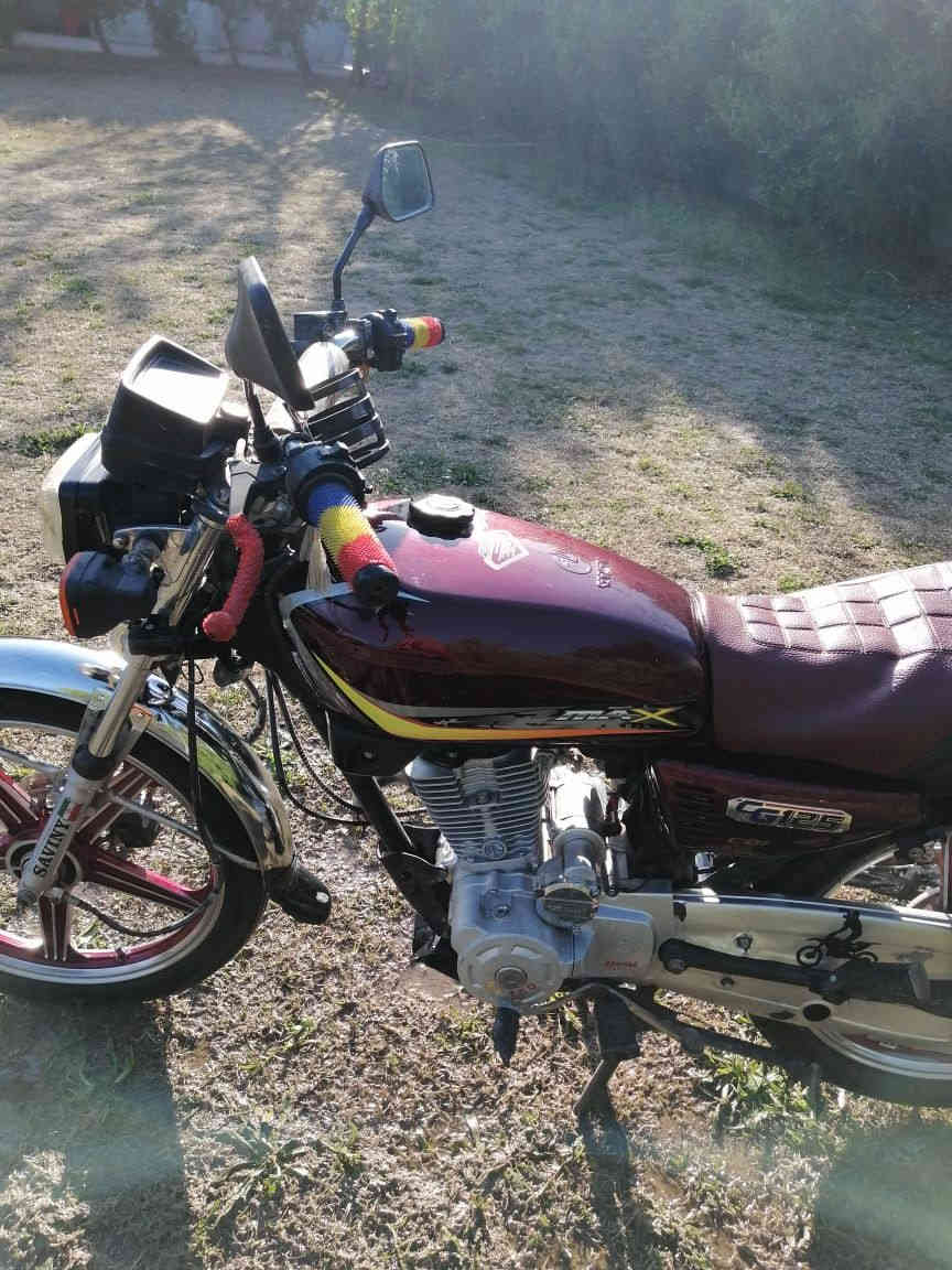 سلام عليكم  دراجه للبيع محرك سافين 22مامفتوح وياله مصطره  السعر 500او بي مجال لطيبين
رقمي***********
