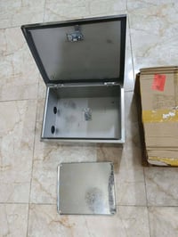 صندوق كهرباء • يوجد توصيل
