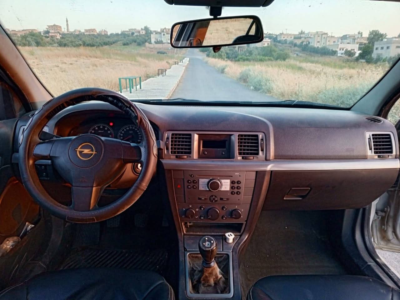 اوبل فكترا 2006 
ترخيص سنه كاملة مسكرة 
ماتور 1800cc قوي جداً و اقتصادي فحص 
بتمشي 220-240 بالتنكة 
قير عادي فحص
غرفة الشركة نظيفة 
فحص كامل 7 جيد مرفق 
السيارة ما شاء الله عليها

السعر : 3500 قابل للتفاوض 
للتواصل : 0775393590


**إذا كنت صاحب هذا الإعلان وتريد حذفه لأي سبب، رجاءا أرسل رسالة إلى الدعم الفني**