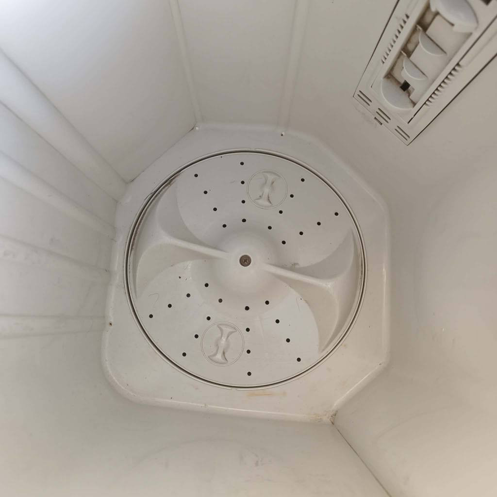 غسالة   ٨  كيلو ع فحص شغاله كل نقص مابيه جاهزه 

*********** ديوانية, القادسية
