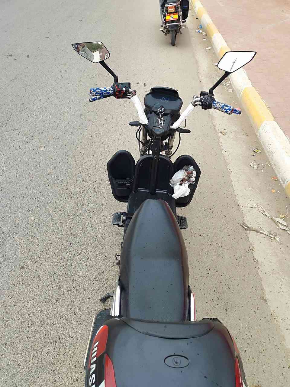 السلام عليكم
دراجه شحن هيوشه 
5 بطاريات 
السعر 400 وبي مجال 
 مكاني الرمادي الصوفيه 
***********
