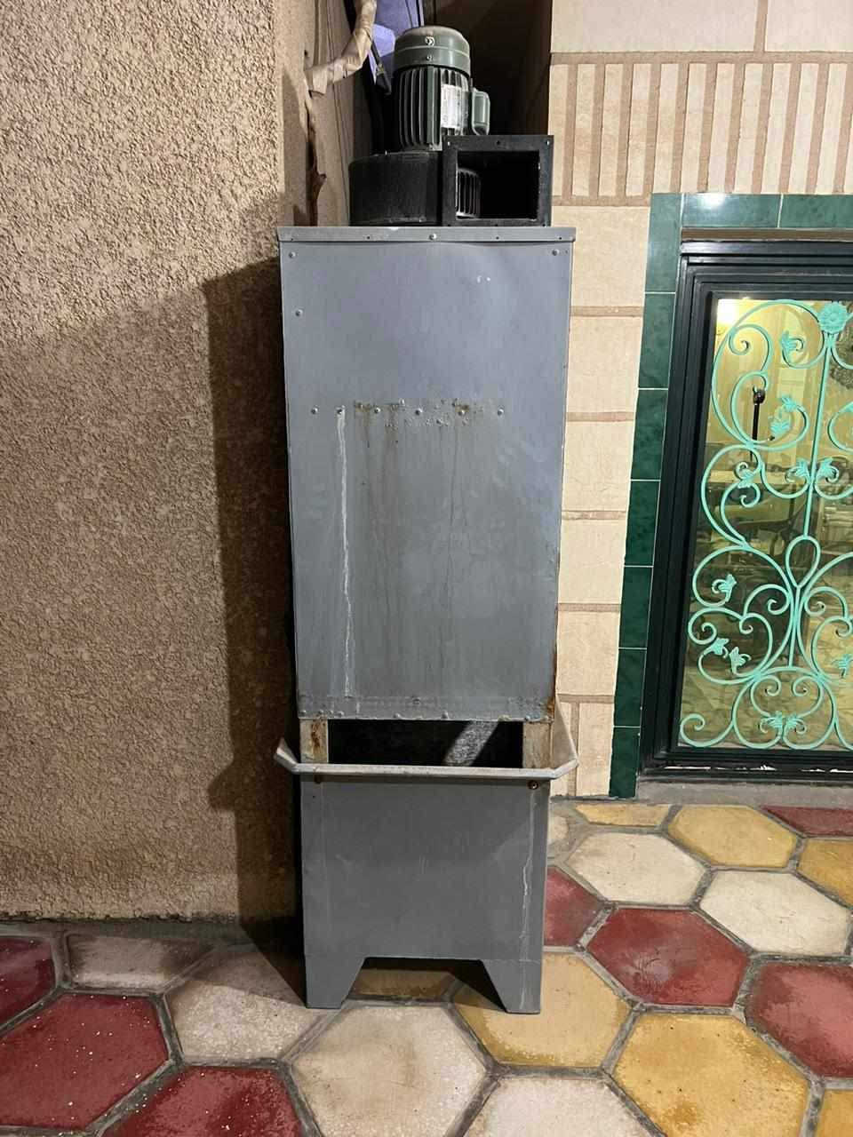 السلام عليكم
مكائن ايسكريم للبيع
دي اس سالم صبري حجم 6 ثري فيز
خباطة عراقية ثري فيز
شلال وبي بور اربع حصان 
‏‪***********‬‏
