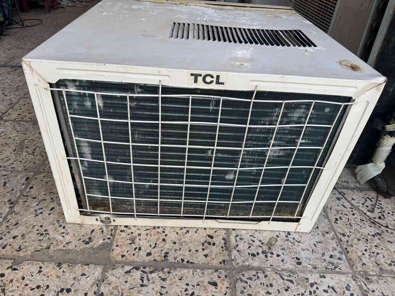 مكيف TCL شغال ومكفول نضيف تبريد فولل سعره 175 للاستفسار غلى رقم *********** او راسلني خاص المكان كوت شهداء شارع الاطلال
