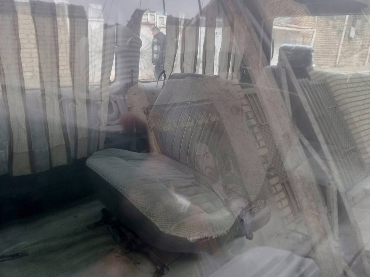 السلام عليكم سياره فاره للبيع كير ومكينه وتخم تاير جدد السعر 28 وبيه مجال الاتصال ***********
