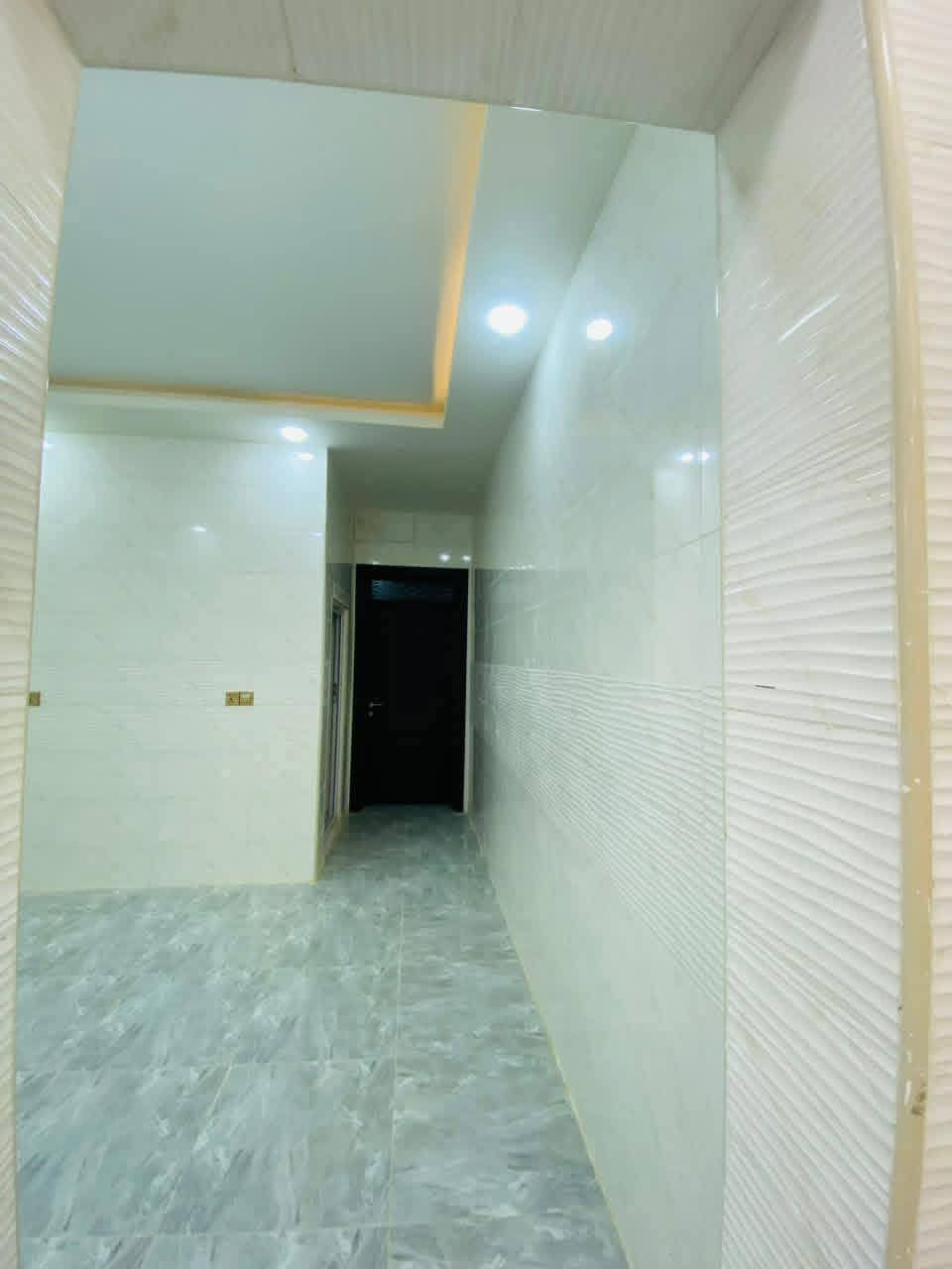 وتساب ***********
عنوانه المكتب مقابل قريه الغدير عمود262 مكتب النور للعقار 
#__مساحه_لبيت_100متر_مربعه 
#_ 
#بيت_طابو_زراعي_سند25
سعره 41عرض شارع 18متر فول خدمات 

بناء حديث غير مسكون
بناء ممتاز جدا  عنوان  لبيت النجف 
#مقابل_ملحق_قرية_الغدير_مباشر 
يحتوي لبيت على+ غرفه1+صاله/ستقبال  +مطبخ  +صحيات بلداخل +
***********وتساب
