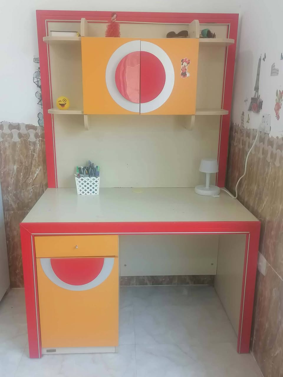 غرفه بناتي للبيع 300الف تواصل واستفسار ***********
