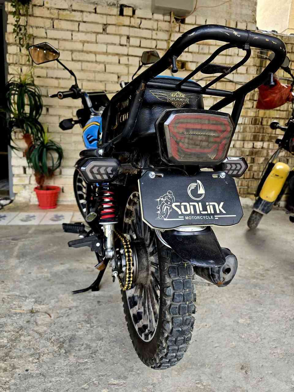 سونلينك 5 گير للبيع
نظيفة مثل ما موضح بالصور
كفاله عامه، بس الباتري گاعد لان صار هواي طافيه
مسويلها ادامه كامله
السعر 625
عنواني بغداد / شهداء البياع
للاستفسار/ ***********
