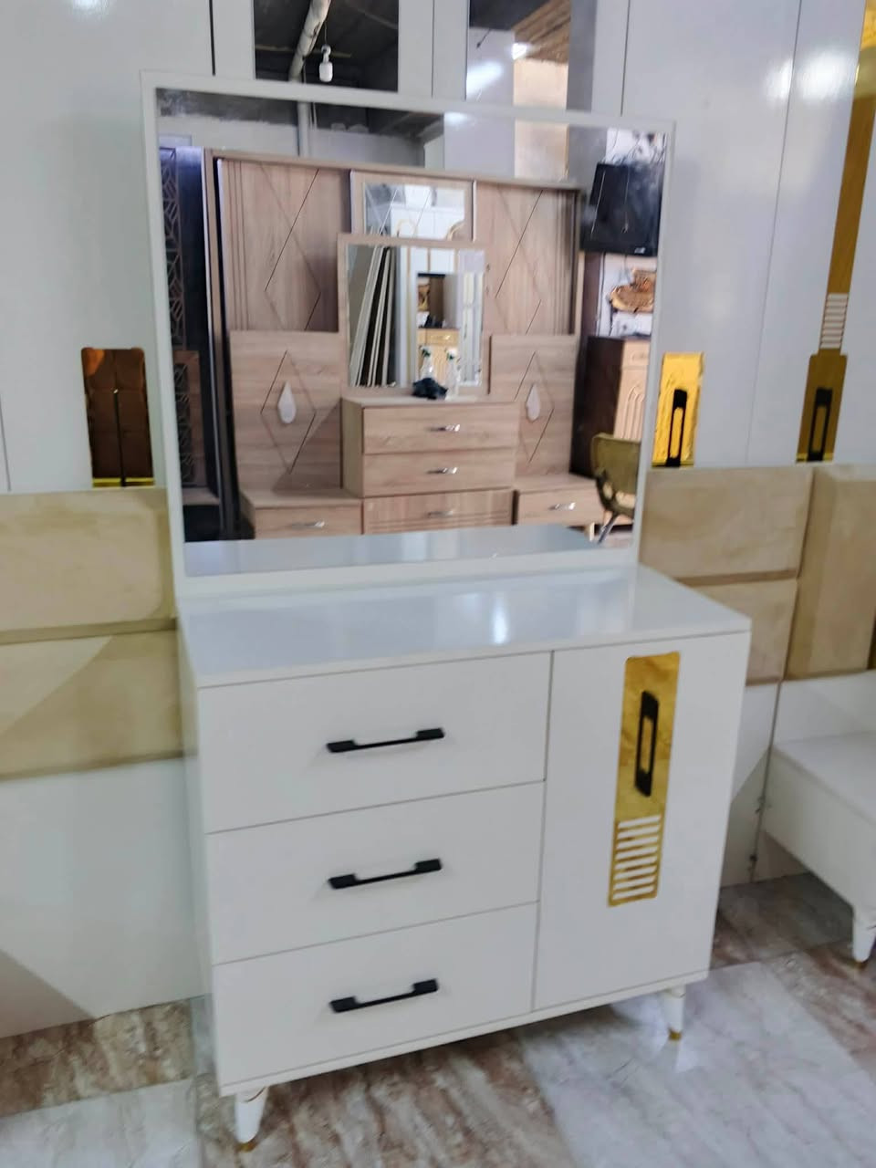 ٥ قطعه سعر ٤٥٠ بيها مجال
العنده غراض للبيع راسلوني *********** او اتصال ع رقم داخل محافظه كركوك
