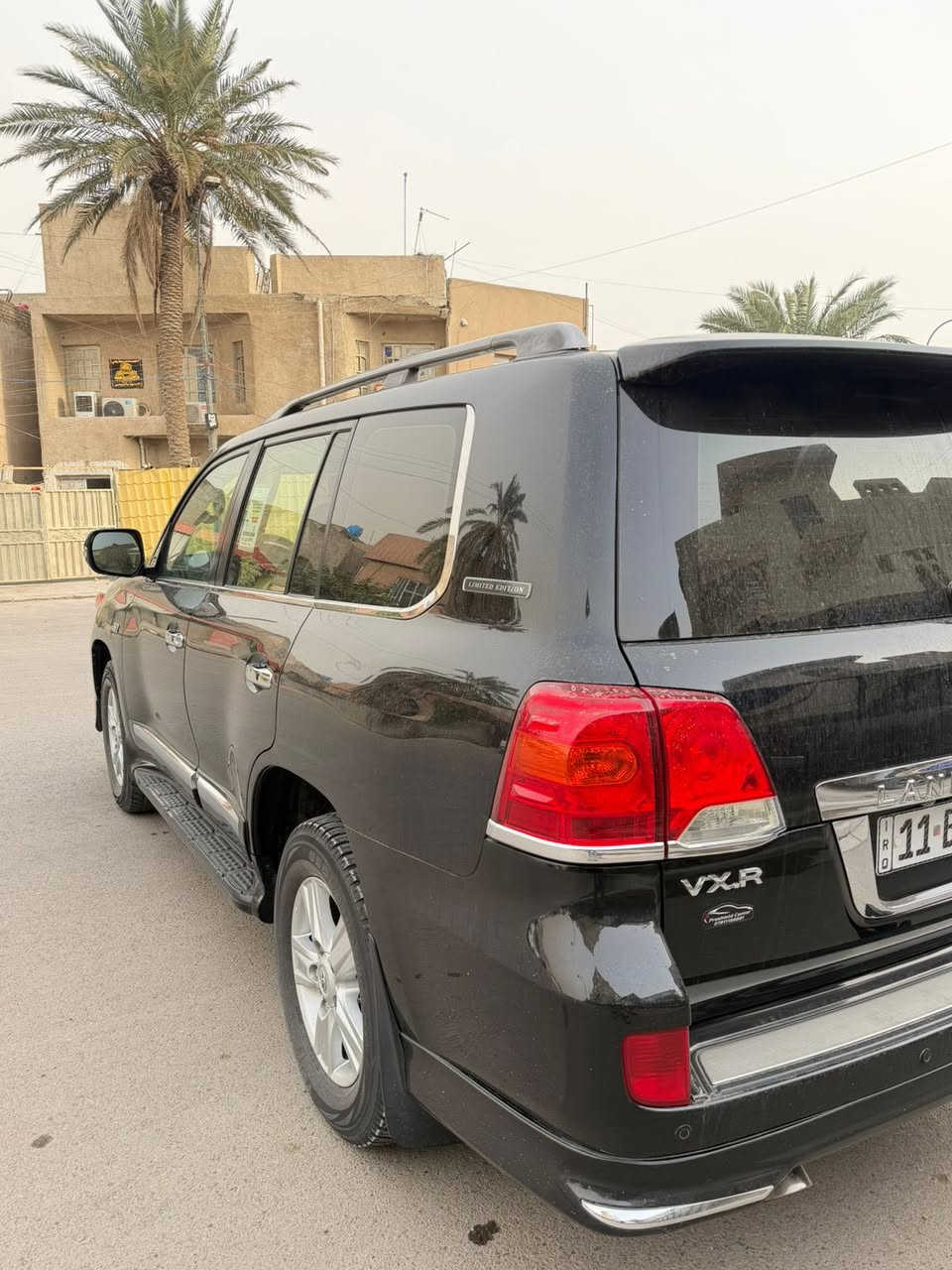 السلام عليكم 
لاندكروز ٢٠١٢رقم بغداد بسمي تحويل مباشر 
مواصفات لبريم معروفة 
مكفولة من الضربة والصبغ عدا مكانين بارد حتة دعاميات مكفولة 
مكينه 8V
ماشية 170الف حقيقي 
السعر 345وبيهة مجال بسيط 
اي استفسار ***********
مكاني بغداد قرب جامع النداء
