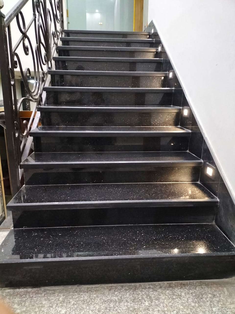 خلفه مصرى لعمل السيراميك والبورسلين والمرمر والكاشي والألواح والدروج والمسابح بسعار مناسبة شغل نظيف ومرتب شغل درجة اولي ***********
