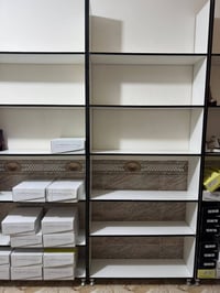 رفوف ١٠ قطع • ميز • كرسي طبي