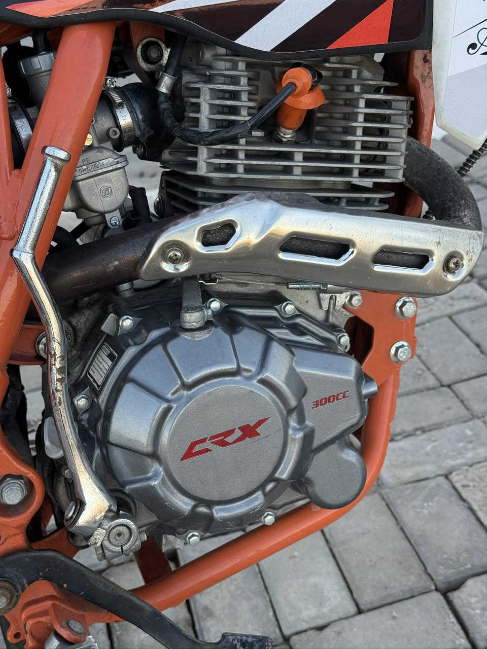 للبيع قفاز cxr 25
ماشية 7 الف سعرها مليون و400 
السماوة ***********
