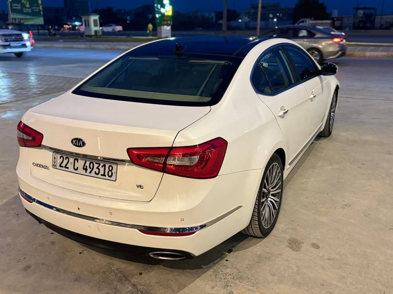 السلام عليكم كيا كادنزه 2015 خليجية
.رقم اربيل جديد

سنوية2027/7/2

سنويه ب اسمي تحويل شوكت متريد 
موصفات فول 

فول الفول مكينه 6 سلندر مكينه مفتوحه فقط من الأعلى 

سيارة كفالة فقط رش جاملغ امامي الأيمن والأيسر 

مكينه وكير حداديه وتخم تاير تبريد غرفه الف ماذب عليه خير من الله .............................

سياره نضافته 💯 بل 💯 شكد ما توقع نضيفه وجاهزه 

موصفات السياره 

بصمه ابواب وتشغيل 

بانوراما طكتين 

كشنات جلد

اناره داخليه مخفيه شركه

داخل ملكي للخير 

تدفئه  كشنات

قطعتين تبريد 

تحكم كشنات منفصل بل ابواب 

تحكم بيانو 

برده خلفيه كهربائيه 

بردات جانبيه خلفيه 

مري شفط نظام ترحيب

مري قلاب..............

شاشه كامره دواره 

عنده تقرب اناره داخليه 

فتح صندوق ذكي 

لدات خلفي 

حساس امامي خلفي 

نظام اصوات انفنتي 

لد مري جانبي 

حساس خلفي امامي 

يدات نيكل إشارات ترحيب جانبي 

دمام خلفي كولتي عالي 

دبل كزوو خلفي 

ويل كب 19 كرؤم......

------------------------------------------

مكان السياره
 واسط / الكوت .................
للاستفسار الاتصال او المراسله عبر الواتس آب 
***********
***********

السعر 135 وبيه مجال .................
