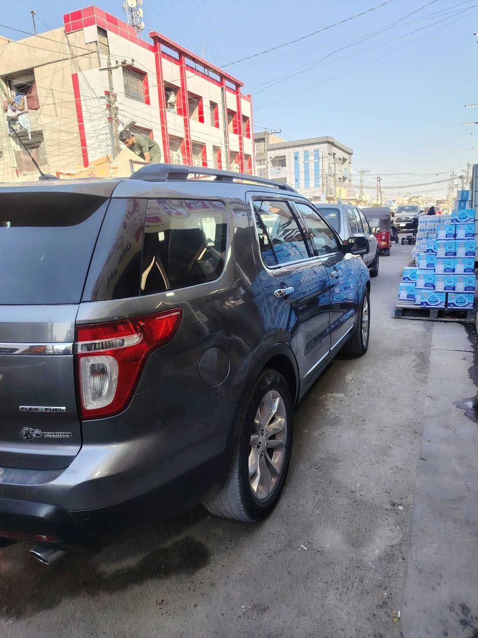 السلام عليكم فورد اكسبلور 2013 لمتدد فول مواصفات 7راكب تبريد مركزي السياره حادثه مسطرة بالجنطة فقط ضربتهه خفيفة كلش مابيهه نقوصات لايت زنون مكينة وكير خير من الله السيارة بسمي تحويل ثاني يوم رقم بغداد السعر 130 ورقة العنوان بغداد للاتصال ***********
