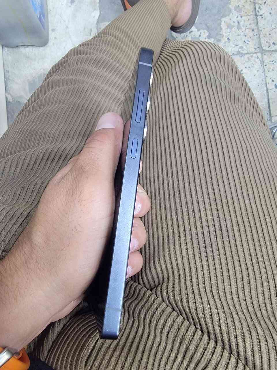 سلام عليكم S25 ULTRA ذاكرة 512 عشوائية 12 جهاز مكفول بعده داخل الضمان مبدل فقط ضهر تفصيخ تفحص وين مايعجبك من باب البيت تجي تاخذه مكاني بغداد *********** سعرة 1,200 وبي مجال للشراي
