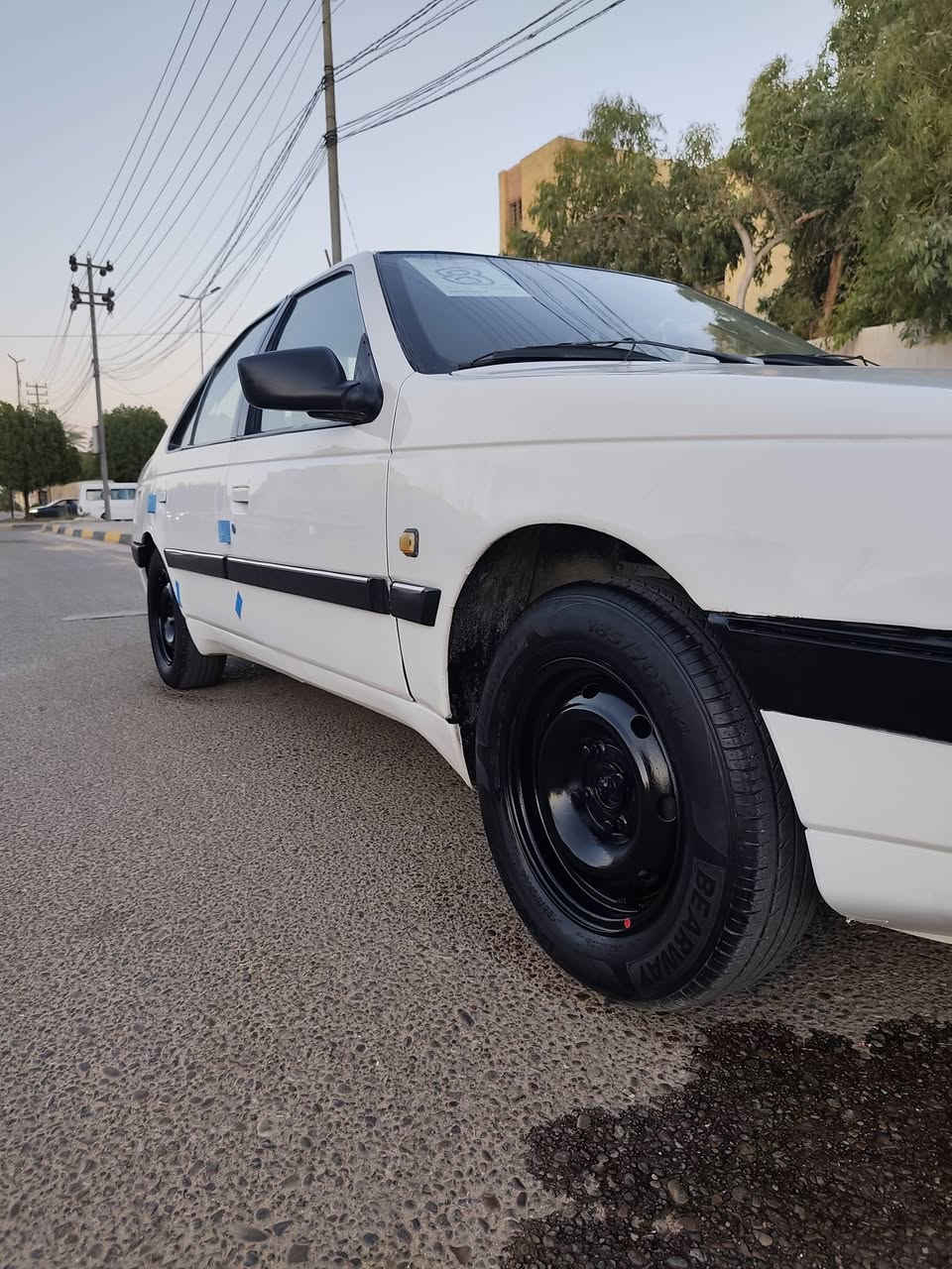 السلام عليكم ..بيجو 405 موديل 2009رقم كربلاء سنويه ساقطه..مكينه جديده وكير جديد ..تخم تاير..سياره بيه صبغ حزام جماليه اثر جراد وخدوش صبغ حراري درجه اوله..بيه طخه بالجاملغ الخلفي.. غرفه جديده..سياره نظيفه احله من الصور..راعيه يريد تحويل 
مكاني كربلاء المقدسة 
بيع مستعجل السعر 28
***********
***********
