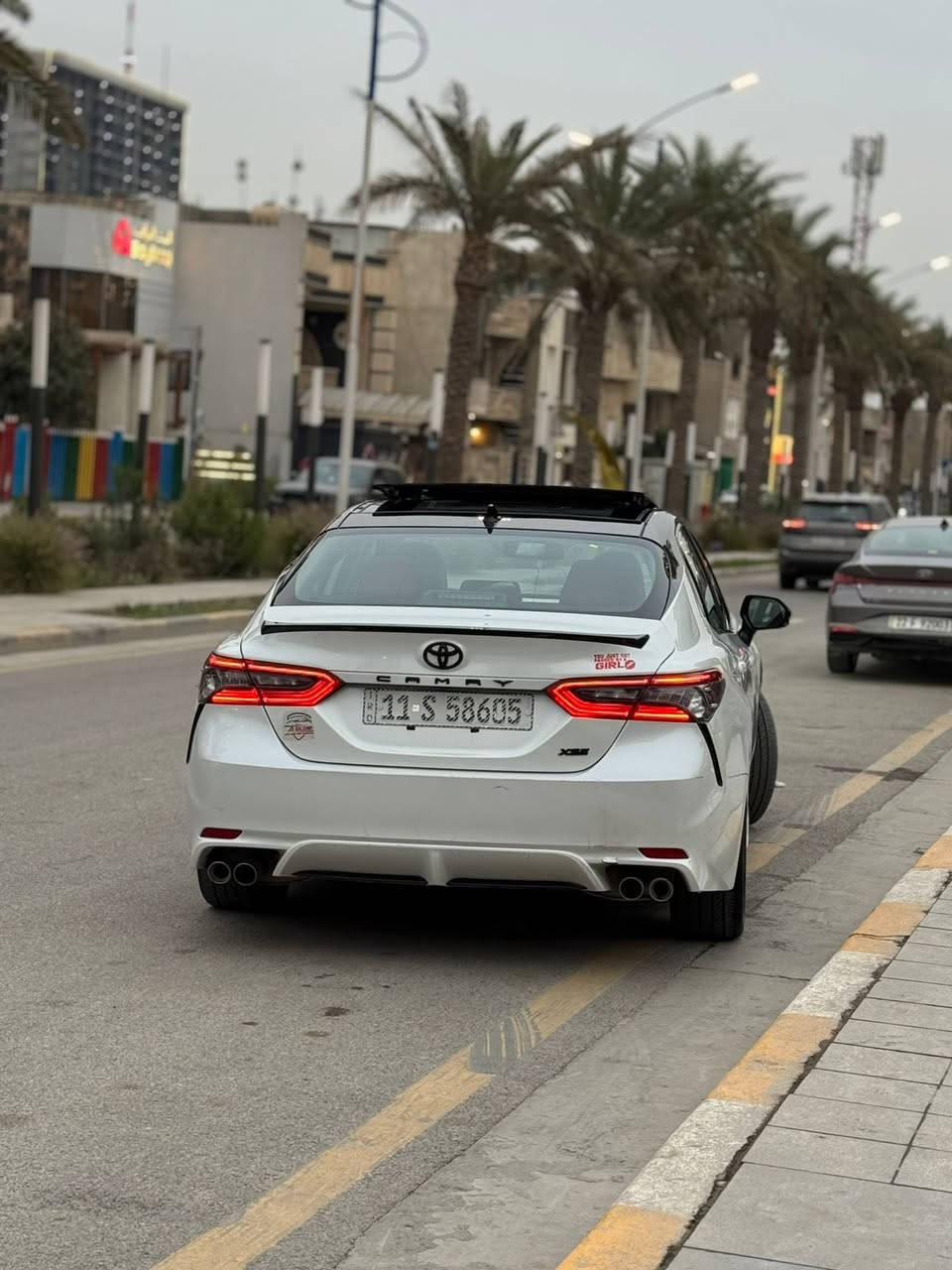 سلام عليكم للبيع كامري xse
وارد امريكي حادث جاملغ وبنيد فقط 

 اعلى مواصفات موديل 

بانورما 

داخل احمر 

تو كلر بلادي 

ماشيه ٢٠ الف 

سياره جديده ومناقصها اي شي 

مكانها بغداد 

رقم صاحب سياره ***********
