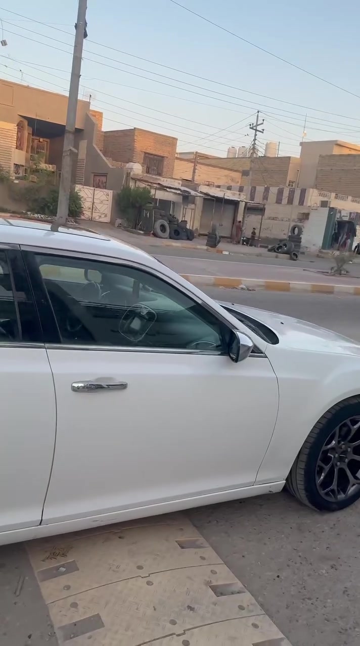 "🚗 للبيع - سيارة نظيفة جداً 
- *_النوع: أوباما موديل 2017 معلاية 2018
السعر 175 ورقة وبية مجال قليل 
كتابة كامل من المرور بخصوص ترجع اصل 
- __المواصفات: فول مواصفات C
- __الرقم: ذي قار حرة، السنوية باسمي
- __الحالة: السيارة نظيفة جداً ومابيها أي نقص
- __التقرير: تقرير الحادث موجود
- __الصبغ: دخول السيارة أمريكي بدون ضربة، وبالعراق بسبب كم دحجة وصار حادث بسيط، وهذا سبب تبديل بعض الغراض فقط
المكان الناصرية مركز 
- __السعر: للاتصال والتفاصيل ***********
- _*للاستفسار والصور: دايركت أو اتصال

#سيارات_ذي_قار #أوباما_للبيع #سيارة_نظيفة"
