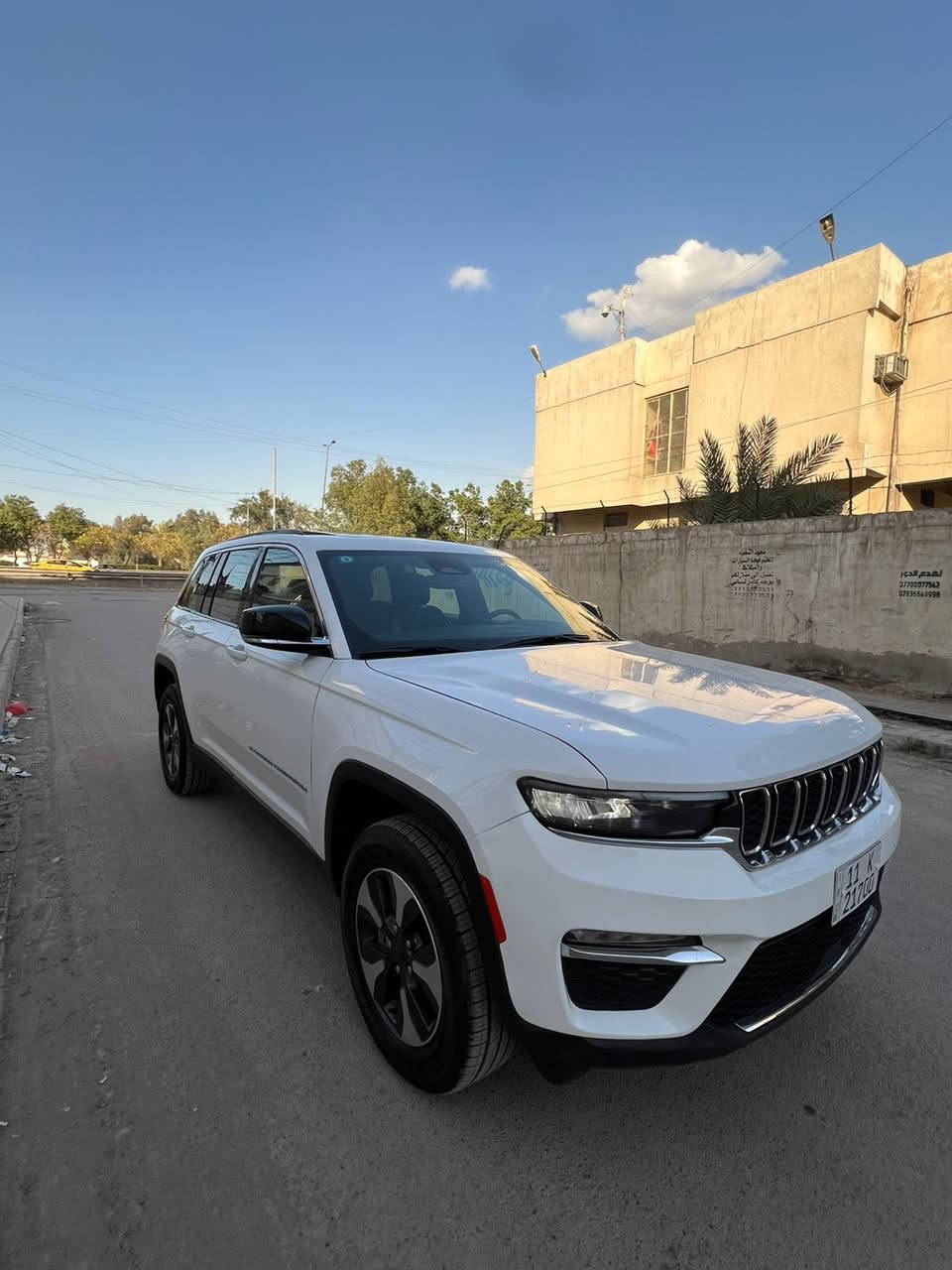 جيب كراند شيروكي هايبرد 2024 (( بدون اي نقص )) ‼️
بدون ايربالك 
 ماشية 80km
حادثها موضح في الصوره جاملغ خلفي صبغ + بنيد تبديل نفس لون
السعر : 310& وبيها مجال 
 ***********
🔴رقم شبه مميز ((21700))
🔴 خمسة راكب المرغوب👍
🔴 رادار 360 درجة
🔴 تعريب جمع الشاشات 
🔴  تحديد مسار  
🔴  تبريد قطعتين امامي + خلفي تحكم  
🔴 ️خمس انضمة قيادة 
🔴 بانوراما على طول السيارة
🔴 دفع رباعي. 
🔴 كير ماوس مع وضعيات القياده المختلفه للجبال والطرق الوعره والرمال والطين
🔴 شفتات ستيرن 
🔴 هاند بريك بصمه 
🔴 ️مقود جلد + تدفئة 
‏🔴  Reverse Tilt Mirrors المرايا  المائلة عند الرجوع 
مواصفات 
1️⃣ لايتات لد 
2️⃣ تدفئه  كشنات
3️⃣ شاشات دجتل  شاشه كبيرة مع نفكيشن GPS بدون نت 
4️⃣ كراسي خزن ميموري  
5️⃣ سستم صوت ALPINEو دمام خلفي بلادي 
6️⃣ تشغيل عن بعد
7️⃣ نظام محاكاة العجلة الذكي 
8️⃣ نظام ملاحة 
9️⃣ نظام قيادة ذاتية

