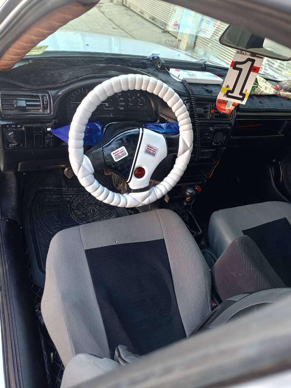 صلي على محمد والي محمد
#السعر46_بي_مجال_قليل 
فكترا حجم18موديل91محدثه93كابون بانزين
سنويه جديده عضم شرط التحويل فقط
مكينه وكير شرط شرط عالفحص 
طخم خلفي امامي كلو جديد 
طخم تاير جديد+ستيرن بور
طخم ويلكب مصطره 
نضام اي بي اس 
سستم سماعات جديد
تنته سلايت 
باتري جديد 
كهربايات كلها شرط مايعوزها اي شي 
فقط مصلح دواير دوسات 
سياره بلاصبغ شرط شرط عالفحص
مكان موصل الأيمن ***********
***********
