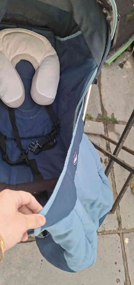 السلام عليكم عربانة ماركة جيكو الاصلية ام العوجية وتصير منام للبيع السعر ب١٢٥ وبيها مجال اي ضرر مابيها العرابانة نظيفة جدا استعمال قليل تكفي حتى عمر ٥ سنوات المكان حي الجامعة ***********ابو رند
