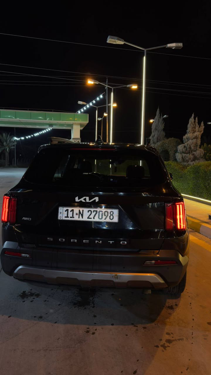 سورنتو 2022 X lien برستيج 
أعلى مواصفات بل سورنتو Vip منفصل  محرك 2500 تيربو 
وارد امريكي الضرر جاملغ وبنيد 
رقم بغداد انكليزي تحويل مباشر. 
المواصفات 
خمس كامرات محيطيه 
رادارات امامي وخلفي وجانبي 
سقف بنوراما انارة سقف لمس 

خمس وضعيات قياده 
فور ويل 
هاند بريك بصمه 
كشنات جلد 
الكشنات الاماميه تدفئه تبريد 
والخلفيه فقط تدفئه 
تدفئه ستيرن + هزاز استيرن عند الرجوع توقف ذاتي 
صندوك كهربأء ذكي 
يفتح عن الاقتراب 
قايده ذاتيه +تحديد مسار 
مانع انزلاق 

وشاشه الكترونيه تتغير حسب وضعيه القياده وتفتح كامره داخليه عند الاشاره بمكان الرون أو الكيلو متر حسب الاتجاه 
وتشغيل عن بعد 
وبعد بيها هواي مواصفات. سعر 220

***********0
