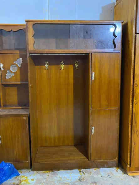 سلام غرفه احطاطه للبيع السعر 650 بي مجال + بوفيات مكتوب السعر عليهن
المكان الرمادي شارع 60 قرب الجنسيه الموحده 
رقم تلفون ‏‪0782 815 4334‬‏
وتساب ***********
