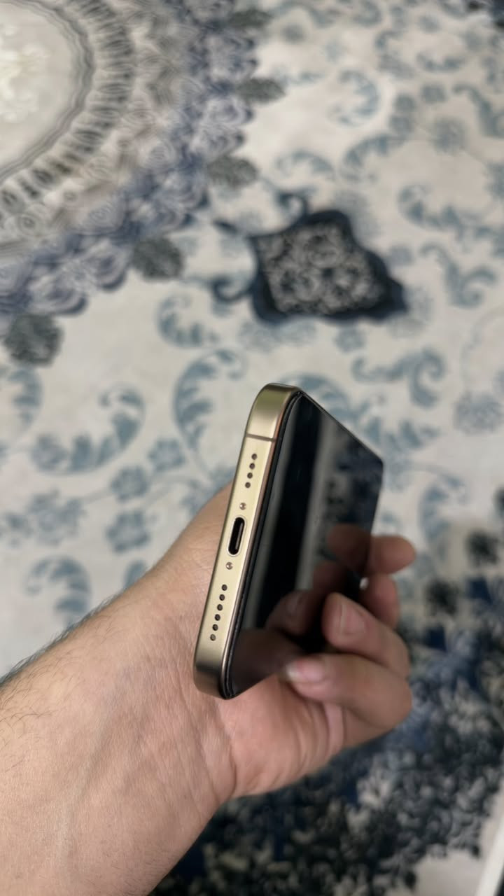 سلام عليكم 
ايفون 16 برو ماكس نضافه 100‎%‎ مكفول من كلشي من الشخط والتبديل
ذاكره 256 بطاريه 92 شوفه عدل وانطيني سعرك ع هذا الرقم *********** 
📍مكاني بغداد مدينه الصدر
