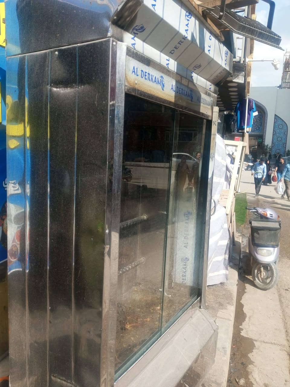 السلام عليكم 
شواي دجاج ٦شيش كاملة البيع استعمال قليل
الاتصال ***********
بي وتساب
