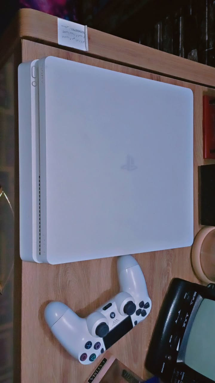 سلام عليكم سوني PlayStation 4 مهكر
كامل ملحقاته اصلية  لون ابيض جوستك مالته الاصلية كلشي موضح بلصور مهكر  نظام 12/52 ابو القرص ذاكرة 500 گيكا وبي العاب  واي ستفسار انا خادم  سعر 255


**إذا كنت صاحب هذا الإعلان وتريد حذفه لأي سبب، رجاءا أرسل رسالة إلى الدعم الفني**