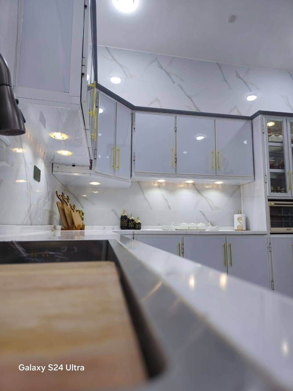 يعلن ألمنيوم الغزال 
عروض مميزه بمناسبه شهر رمضان المبارك هديه طباخ مع  مرشحه لكل مطبخ يتجاوز ال 10 متر 
للإستفسار ***********
