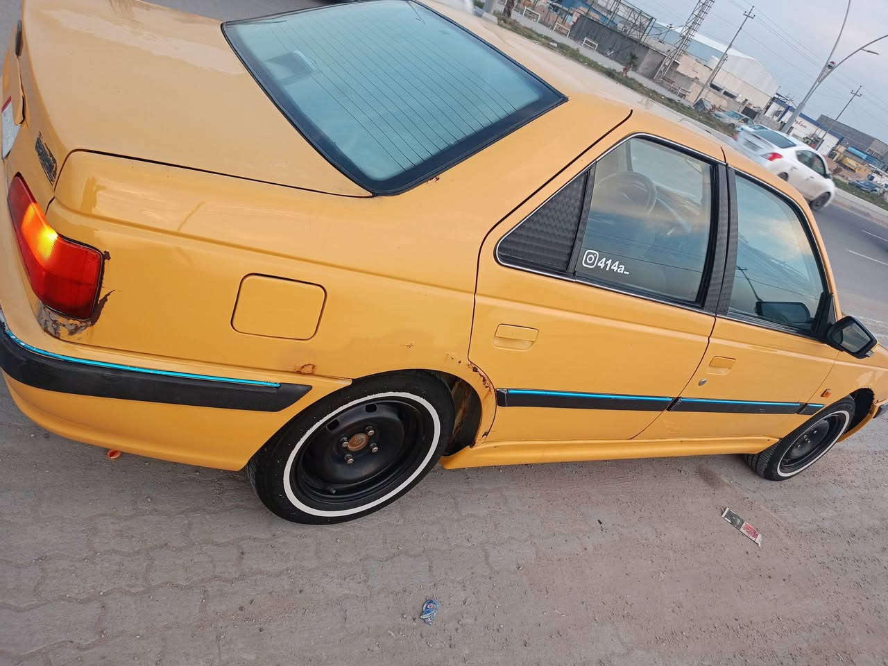 يا الله سلام عليكم 
بيجو بارص 
مديل 2015 السنويه ال27
تبريد 
تتفئه
تخم تاير 
جاهزه 
كير مكينه ما شالله 
السياره كبل الشارع 
بسمي تحويل ثاني يوم 
السياره جاهزه من جميع النواحي 
مكاني البصره شط العرب شارع الحوطه الريان 
السياره نقصهه بس الهلالات الوره  وعله وضعيتهه 
السعر 45وبيه مجال حك الجيه 
***********
