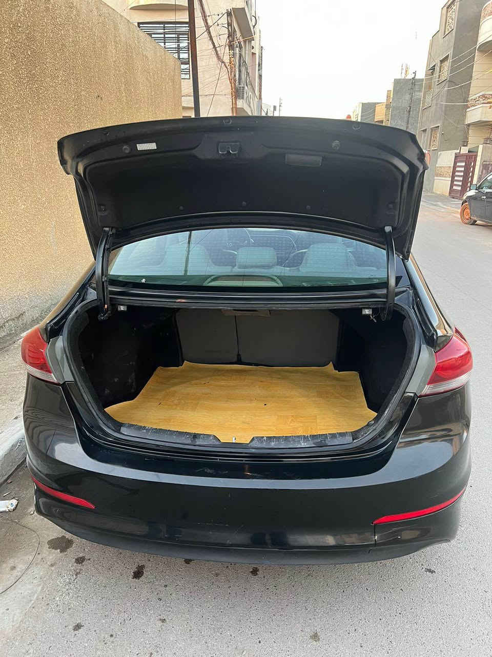 الانتره 2017 محرك وكير وتبريد وصدر وتخم تاير كله جديد السياره ماشيه 126 جاهزه من كل النواحي رقم اربيل هزه وسنويه باسمنه جديده سعر البيع 128 وبي مجال مكان السياره الغزاليه المواصفات   بصمة تشغيل
بصمة ابواب
منظومة زنون
فتحة
رادار جانبي
تدفئة كشنات
صندوق ذكي
كامرة دوارة
شاشة كبيرة
3 انظمة قيادة
ماشية 126 للاستفسار الاتصال ‭0770 819 4619‬ بغداد, العراق
