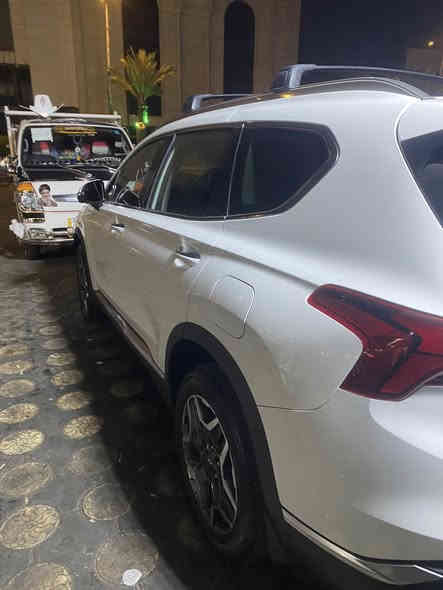 سلام عليكم البيع سنتافي 2023
فول فول 
محرك هايبرد 2000
صبخ باب بنيد جاملخ 
سعر 215
***********
