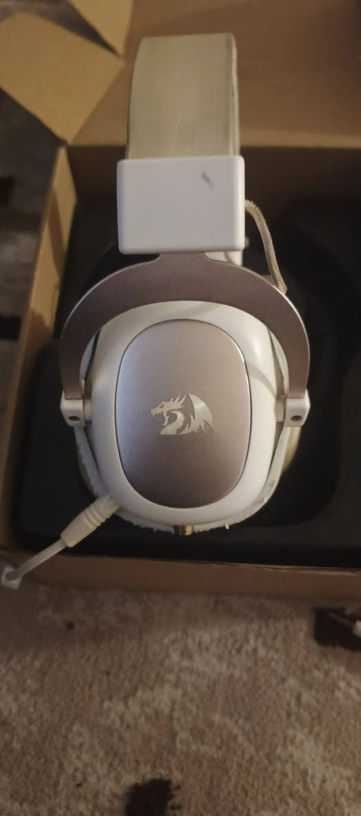 اسلام عليكم سماعة زيوس 2 شغالة مابيها اي اعطال اب 20


**إذا كنت صاحب هذا الإعلان وتريد حذفه لأي سبب، رجاءا أرسل رسالة إلى الدعم الفني**