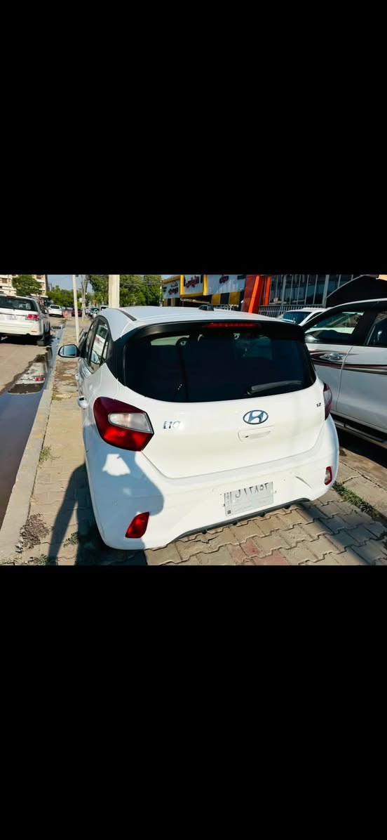 السلام عليكم 
هونداي i10 2022 
ضررها الجاملغ جهه اليمين وربع البنيد بدووون ايرباك 

السيارة جديدة ما بيها كل نواقص ماشية 12 mi 
رقم بغداد بأسمي 
السعر 108 ومجالها جداً بسيط 
***********
