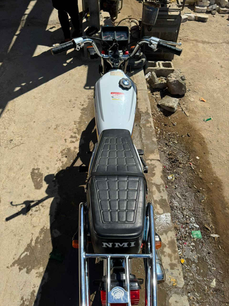 سلام عليكم دراجه نامه شلامجه للبيع اوراق سكنر السعر ٩٠٠وبيهه مجال رقم ***********
