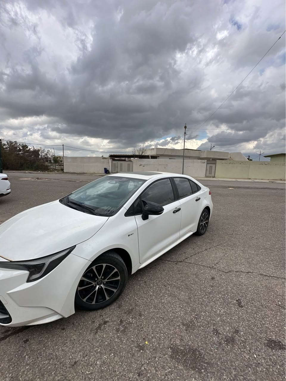 TOYOTA CROLLA 2024 
سەیارەکە هیجی نیە  سلایتو ناو سور  بەسمەو ئیدی مواسەفەتەکانی دیارە و  بەناوی خۆمانە شکل ئەمریکی 
 0750 206 6006 ☎️ أربيل, العراق
