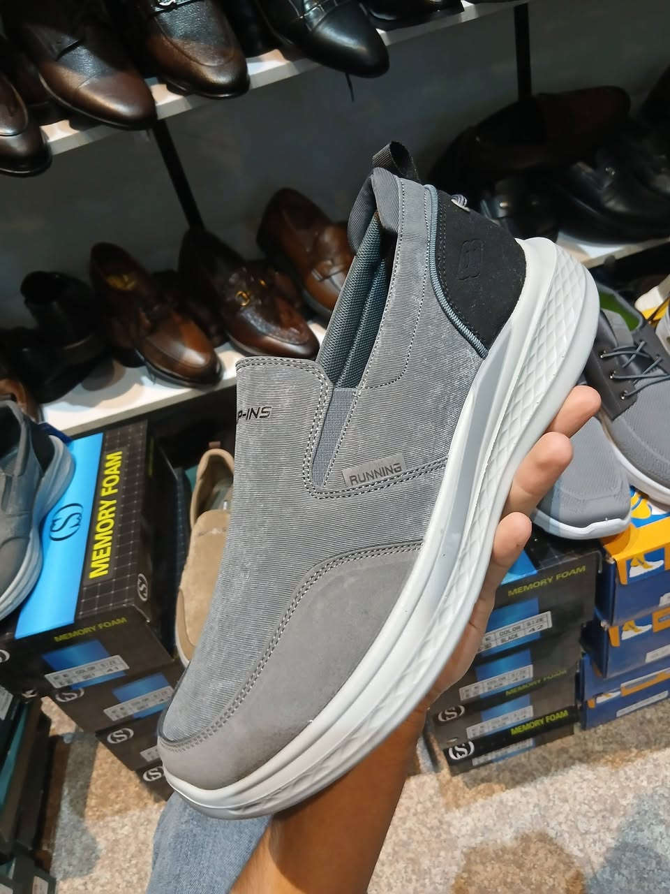 السلام عليكم 
زبائنا الكرام 
السعر 25 الف
توفر هذا الموديل الطبي الوزن خفيف مريح 
متوفر بثلاثة الوان صيفية جميلة 
موديل حديث
متوفر قياس 41 42 43 44 45
***********
للحجز واتساب أو خاص
متوفر توصيل لجميع محافضات العراق
