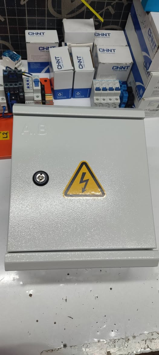 "بورد شحن حسب الطلب خاص بجميع أنواع السيارات بنظام البارد المنفصل. البورد حديد وليس البلاستك، يتحمل جميع الظروف الجوية. لأي طلب أو استفسار، اتصل على ***********
